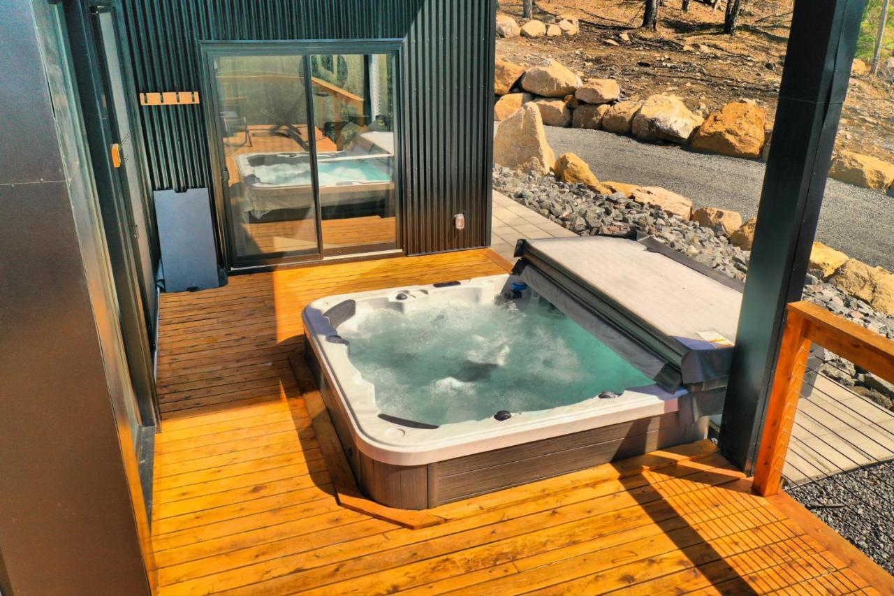 Kallm-Mont-Tremblant Chalet With Hot Tub, Pond & Beach On Private 7Acre Estate Lac-Superieur Dış mekan fotoğraf