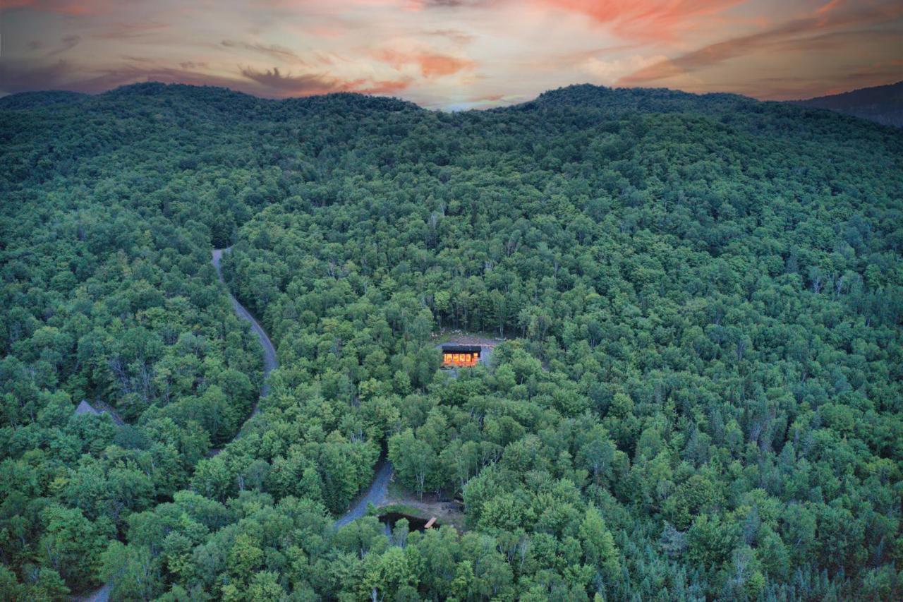 Kallm-Mont-Tremblant Chalet With Hot Tub, Pond & Beach On Private 7Acre Estate Lac-Superieur Dış mekan fotoğraf