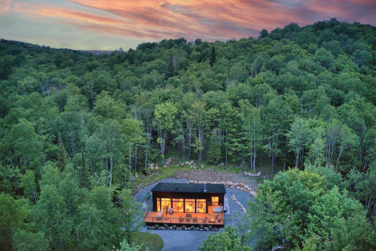 Kallm-Mont-Tremblant Chalet With Hot Tub, Pond & Beach On Private 7Acre Estate Lac-Superieur Dış mekan fotoğraf